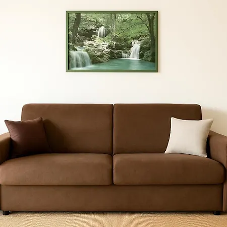 Lario Apartament *